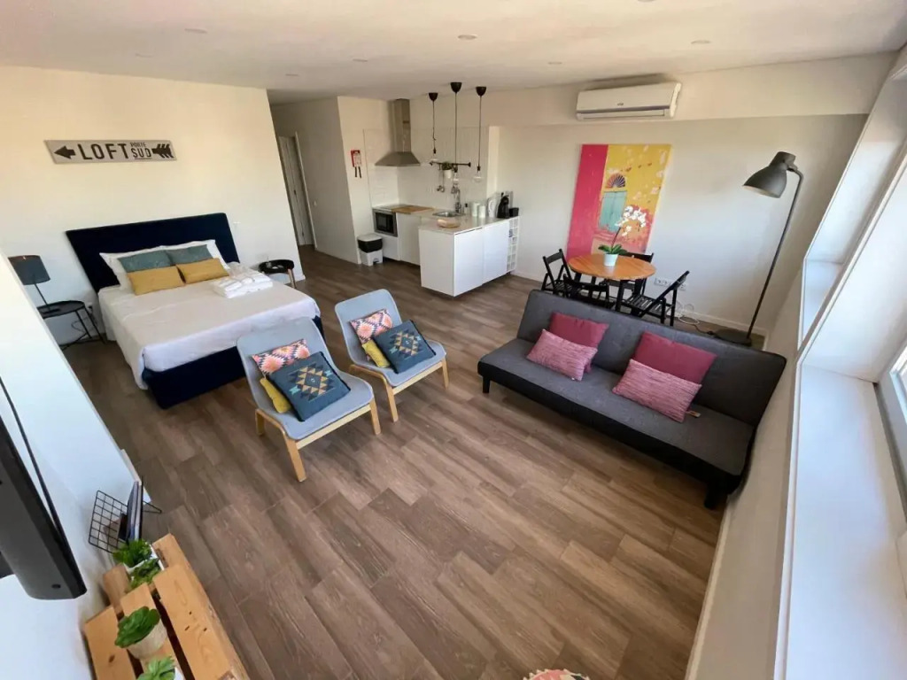 Superb Loft 899