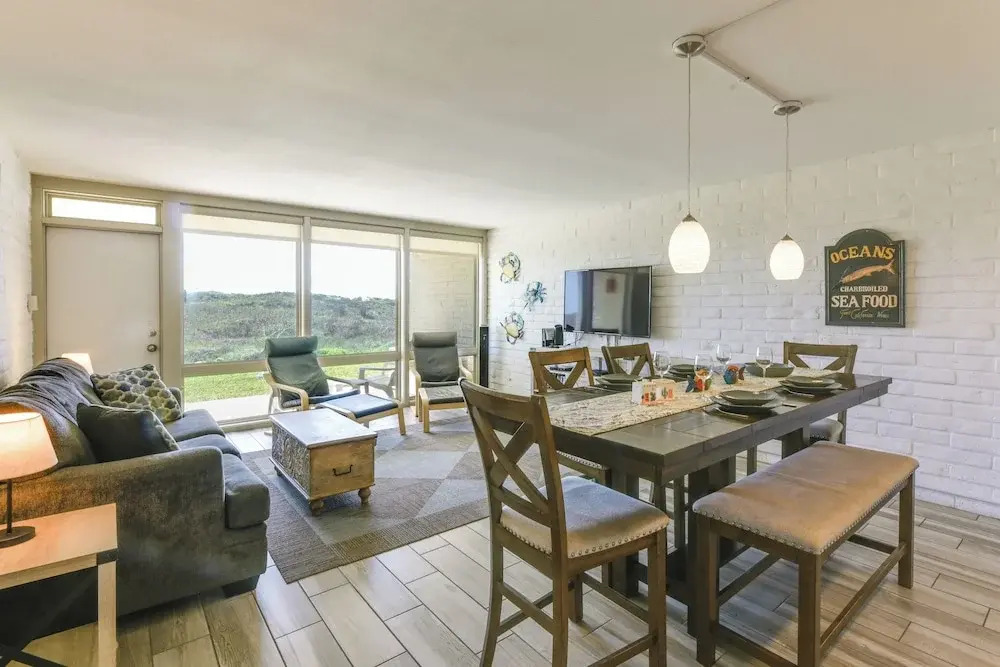 Direct Beach Access: Sunny Port Aransas Condo