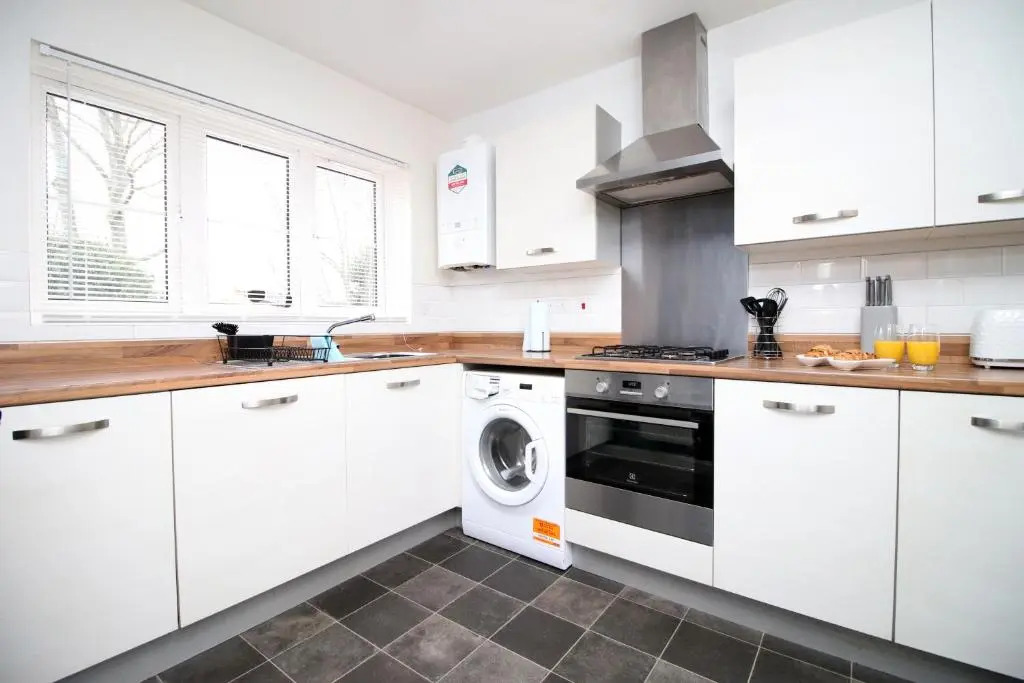 Buxton Way by Tŷ SA - 3 bedroom house
