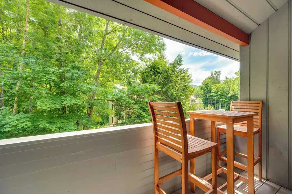 Lincoln Townhome w/ Community Pool & Club Access!