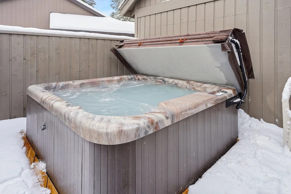 8 Mt Baker Home with Hot Tub by RedAwning