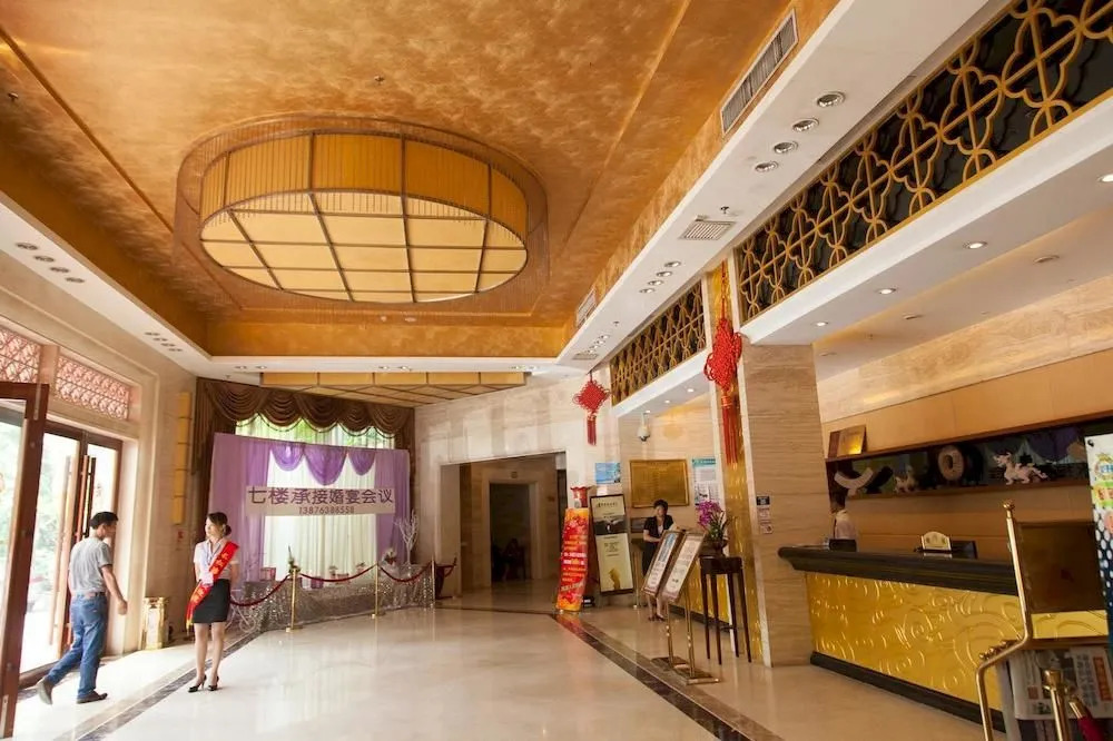 Crown Jiakai Hotel