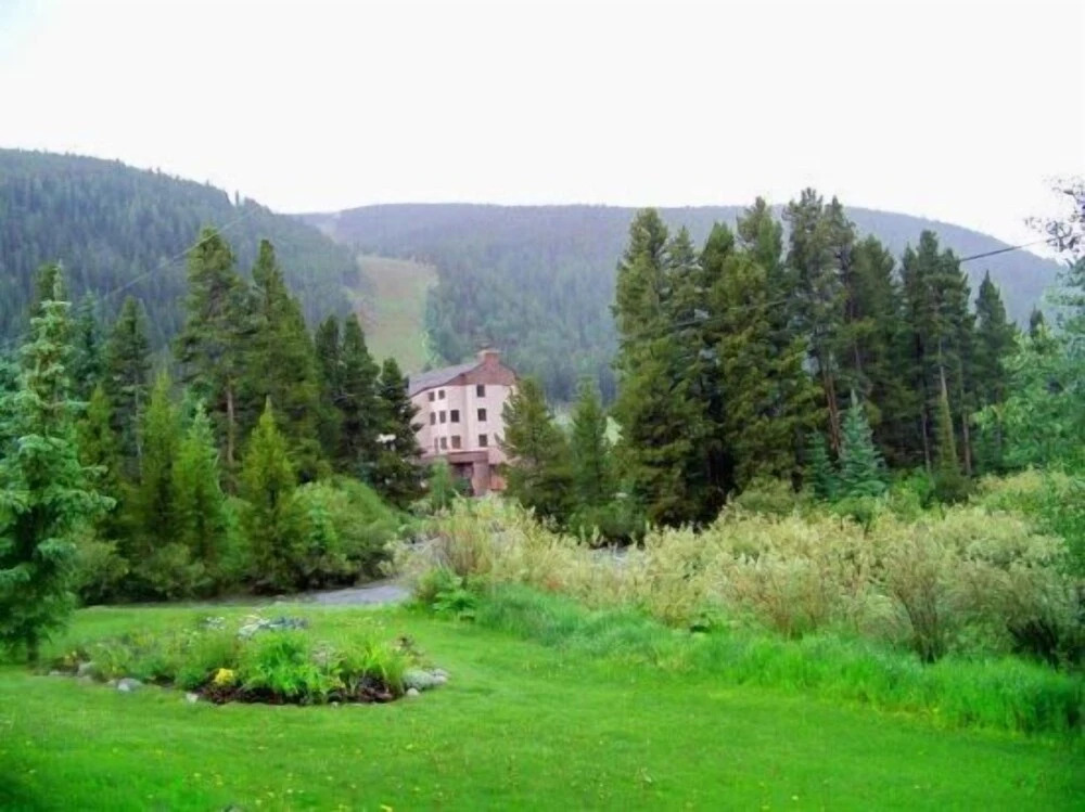 Snowdance Condominiums 2 Bedroom Apartment by Key to the Rockies