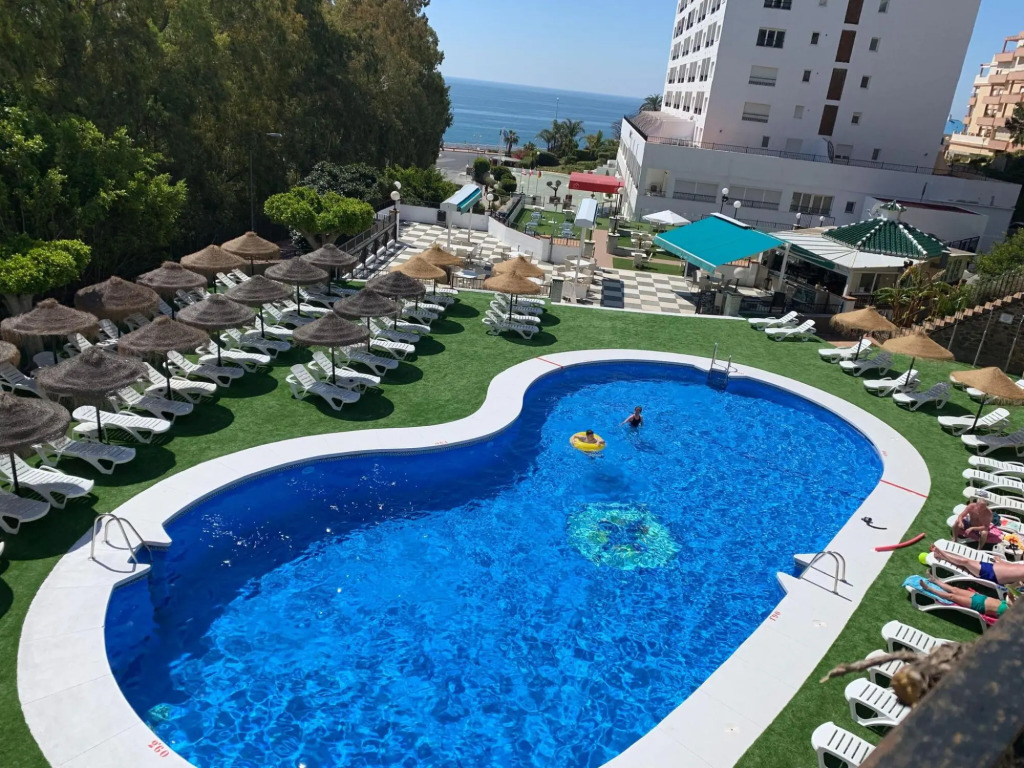 Beautiful apartment in Benalmadena with balcony