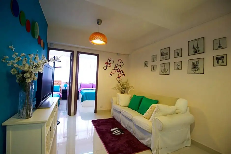WC Downtown 3-bedroom Apartment MTR Downstairs 14C