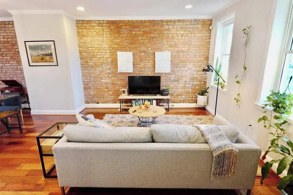 Pretty in Petworth-walkable to Metro & Restaurants