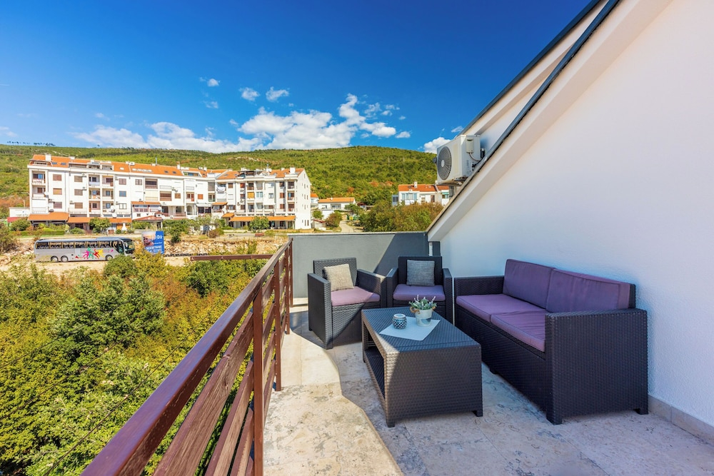 Apartments Pera