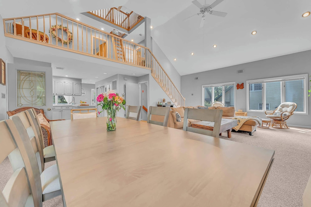 Large Family Friendly House on the Fairway Hideout