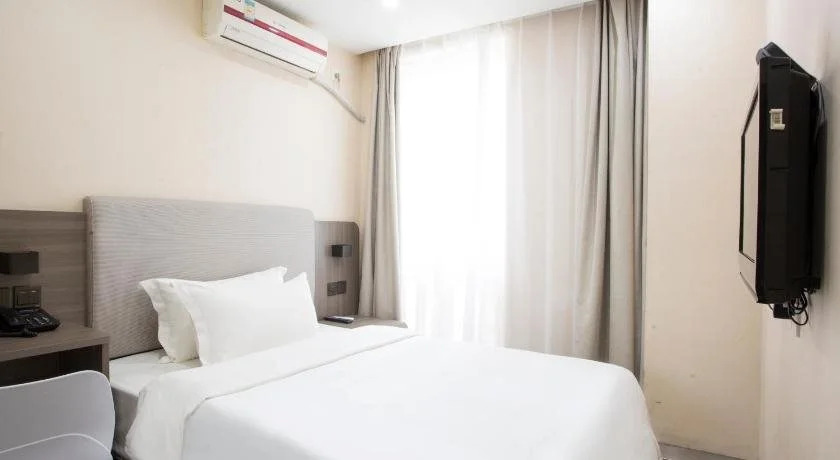 Hong Wei Yi Jia Beijing Niu Jie Hotel