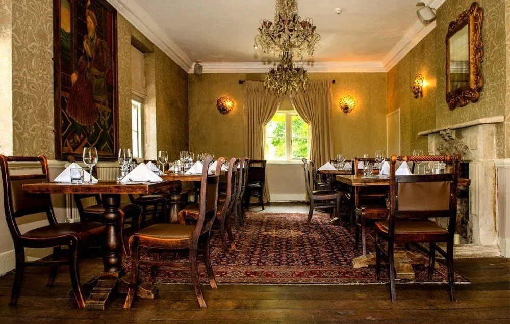 The Bath Arms Hotel