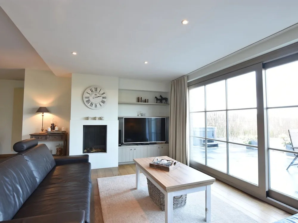 Spacious Holiday Home in Middelkerke with Hot Tub
