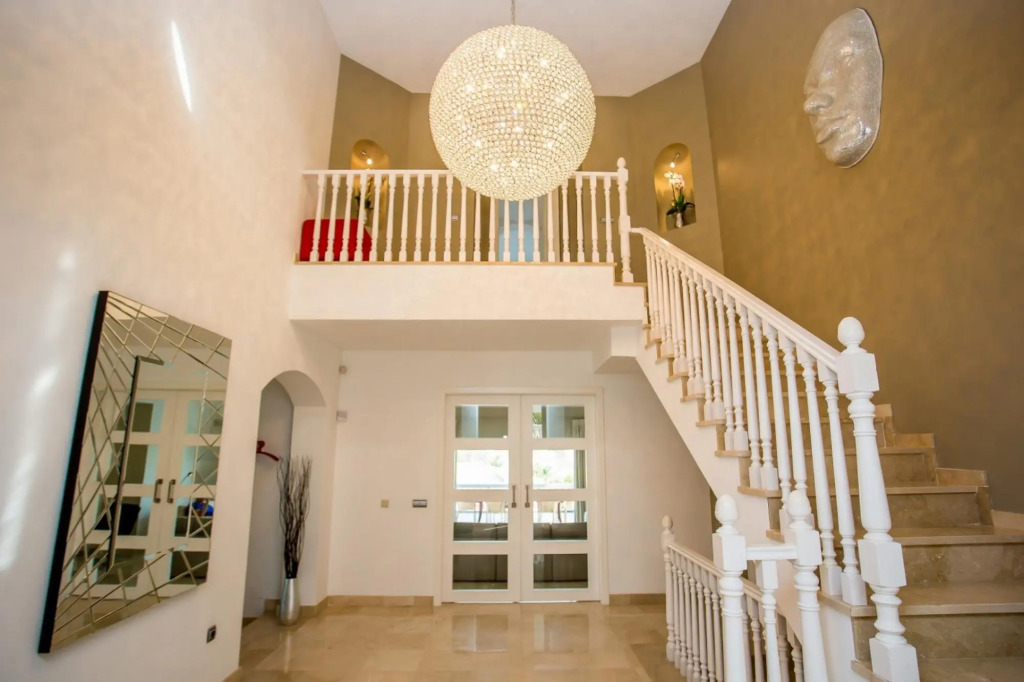 Fantastic Luxury Villa Near Marbella