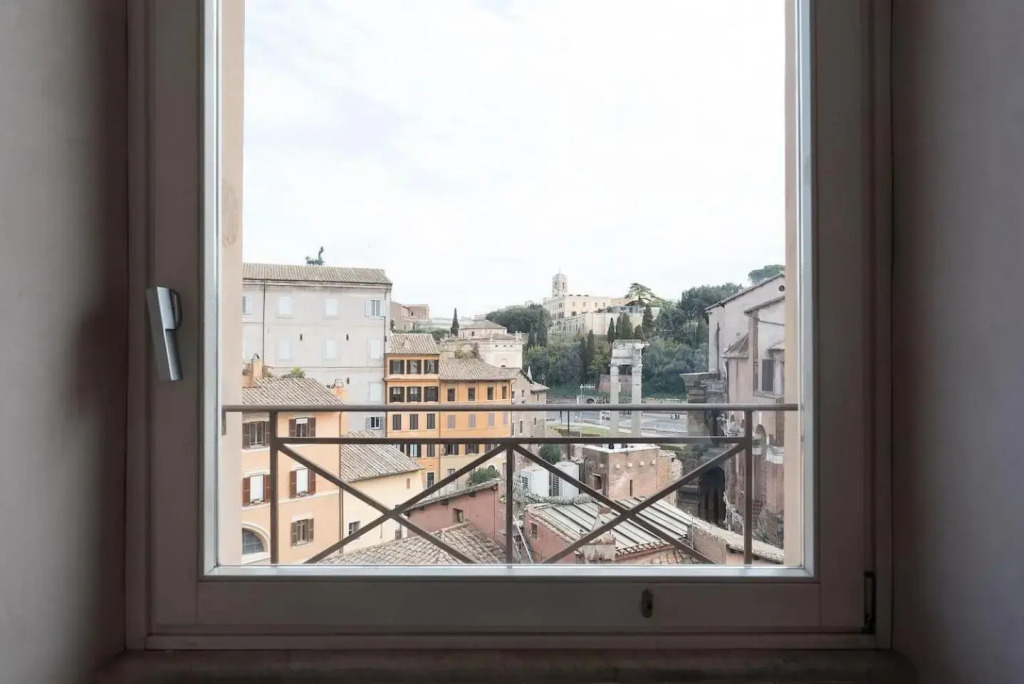 Stunning views over central Rome's rooftops