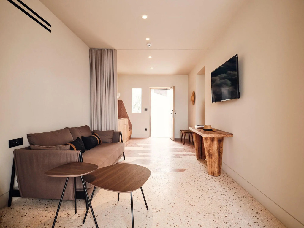Noūs Santorini, a Member of Design Hotels