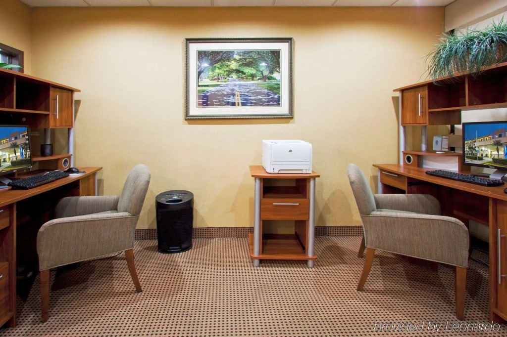 Holiday Inn Express & Suites Miami - Hialeah by IHG