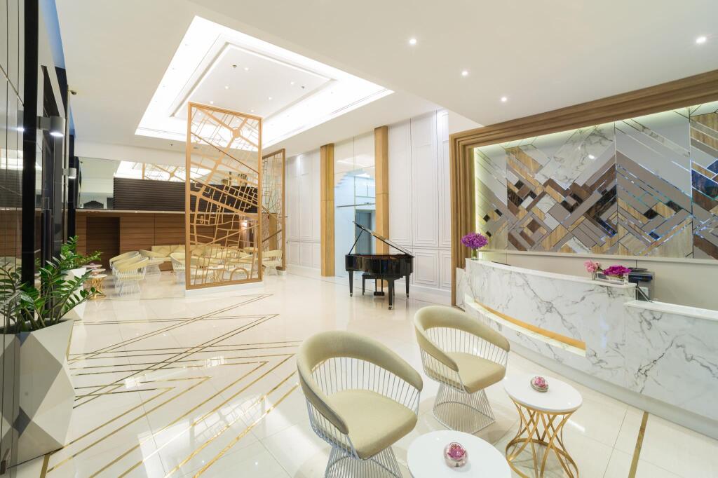 Bandara Silom Suites