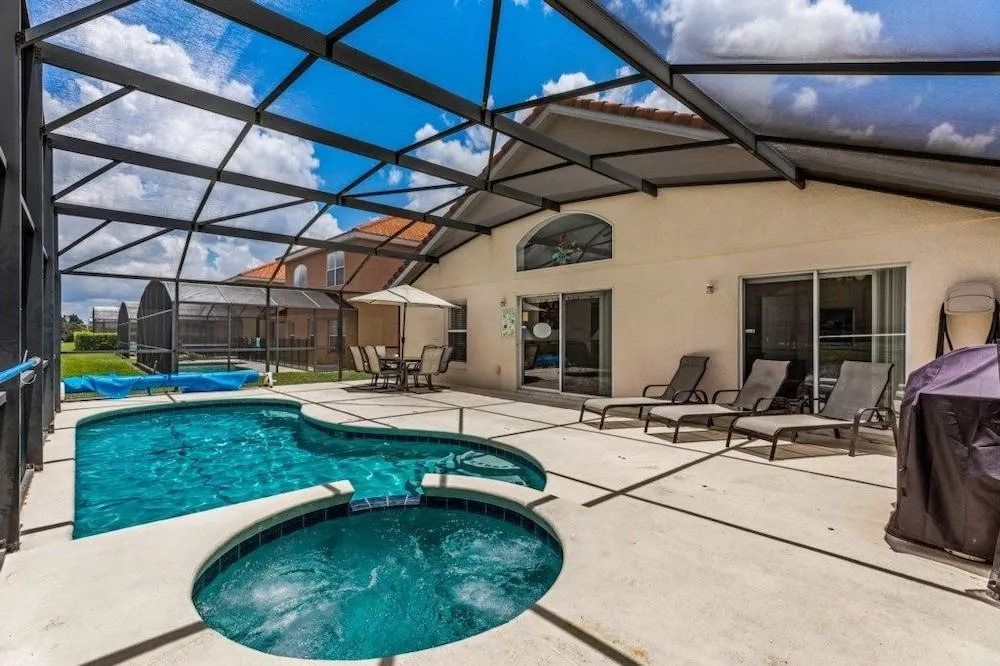 SC1041 Resort Amenities Private Pool and Spa Games Room and Wi Fi by R