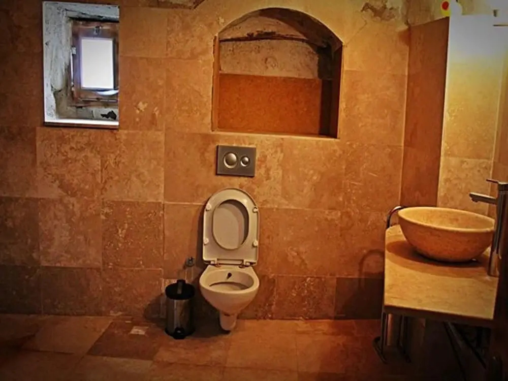 Hilem Cave House
