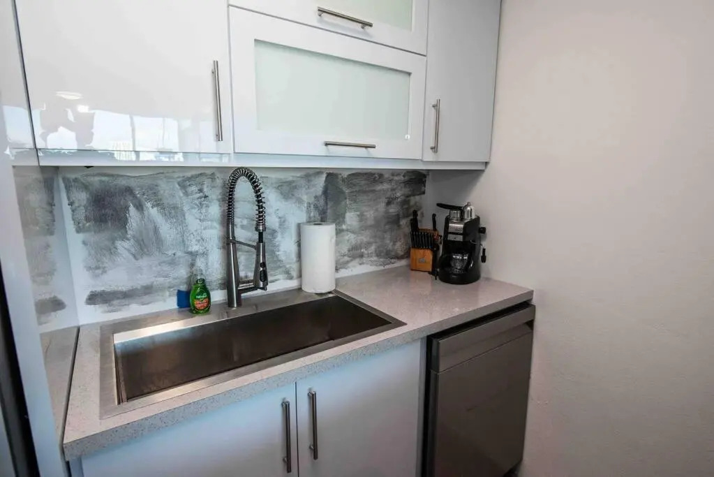Blissful 3BR Art District Apt with PK & Fast WiFi