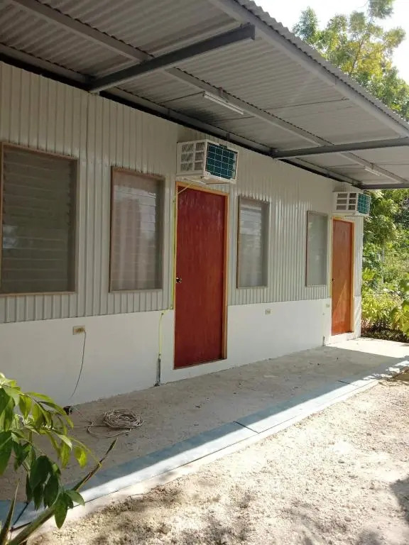 LR Hostel and Cafe