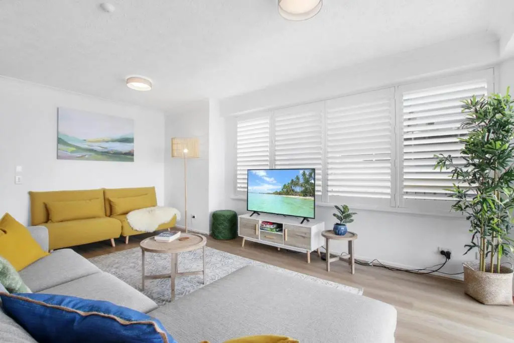 Canberra Heights Unit Two 35 Canberra Tce Kings Beach