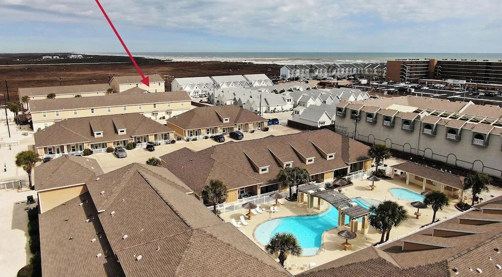 Ocean's 96 by Avantstay Heated Pool + Foosball Table + Media Room + Walk to North Padre Beach