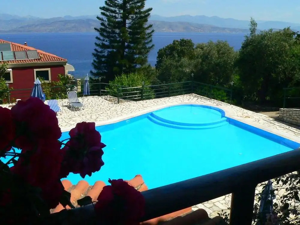 APRAOS BAY HOTEL