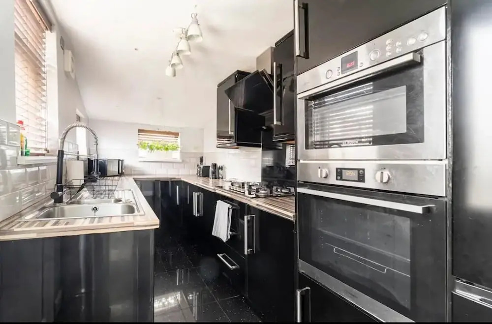 House With Modern Interior, Conveniently Located