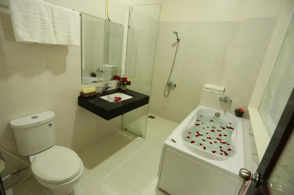Queen Hotel NT - by BAY LUXURY