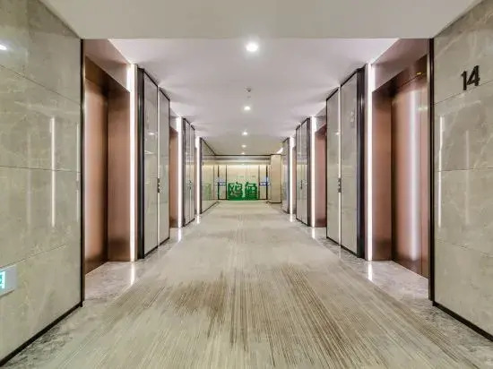 Grand Emporium Rezen ESA Apartment