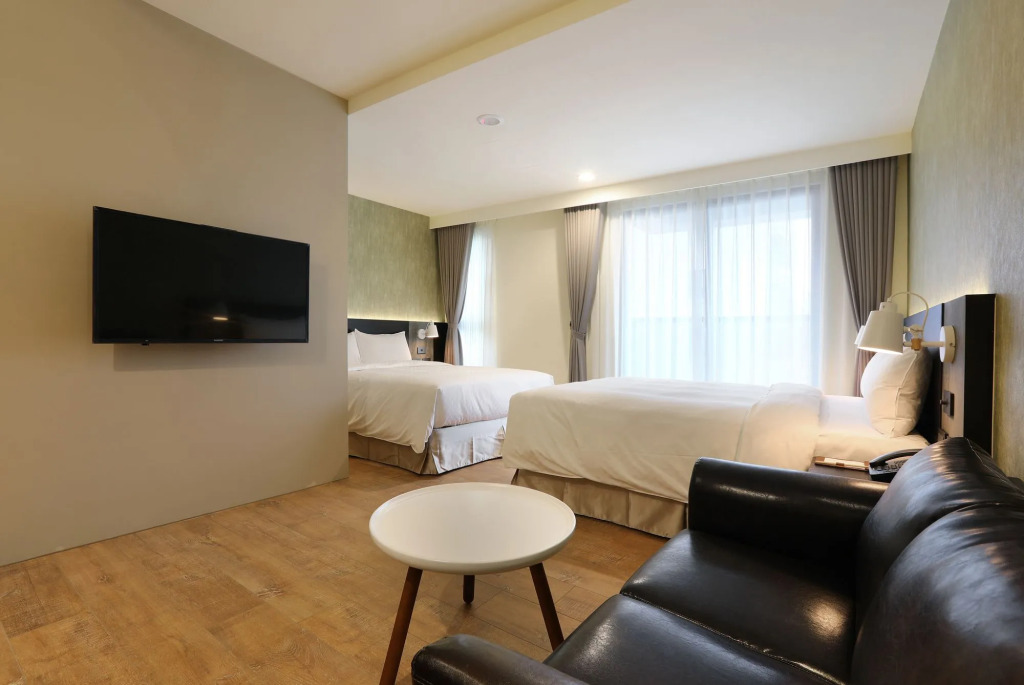KUN Tour Hotel Feng Chai