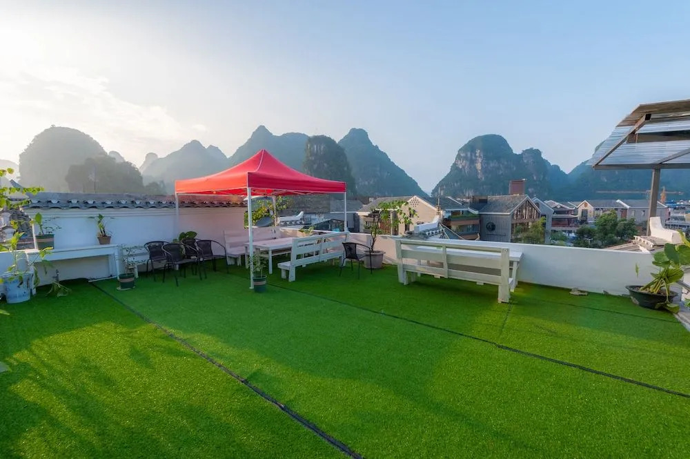 Spring Blossoms Inn Yangshuo West Street
