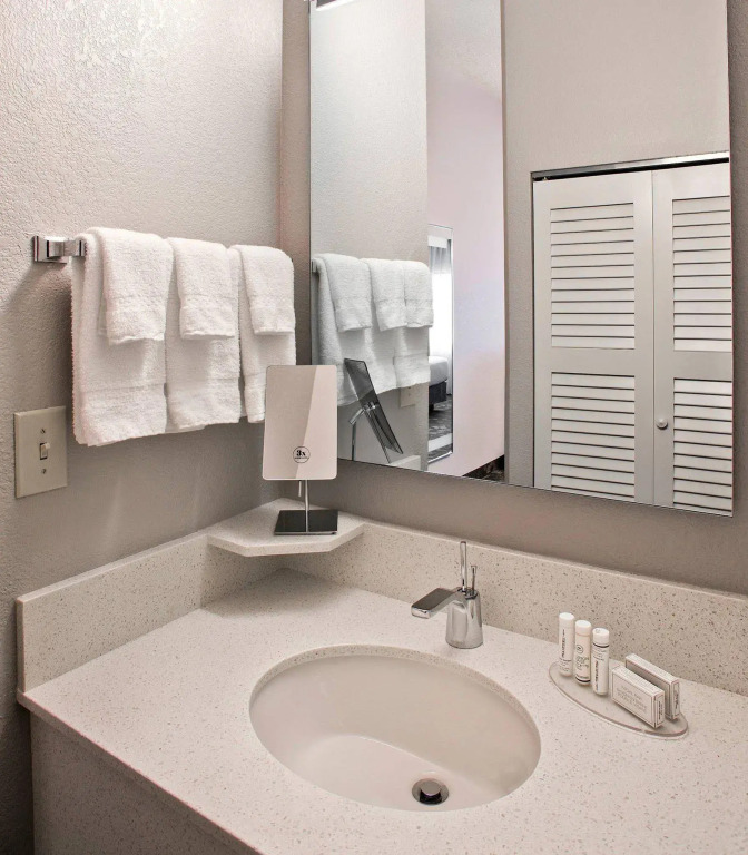 Courtyard by Marriott Charlotte Ballantyne