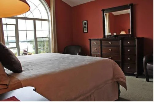 Adventure Tofino B&B