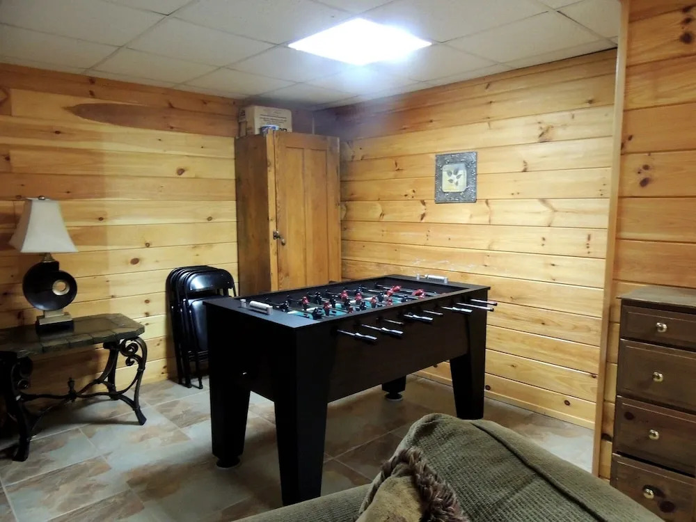 Limerick Lodge 3 Bedrooms 3.5 Bathrooms Cabin