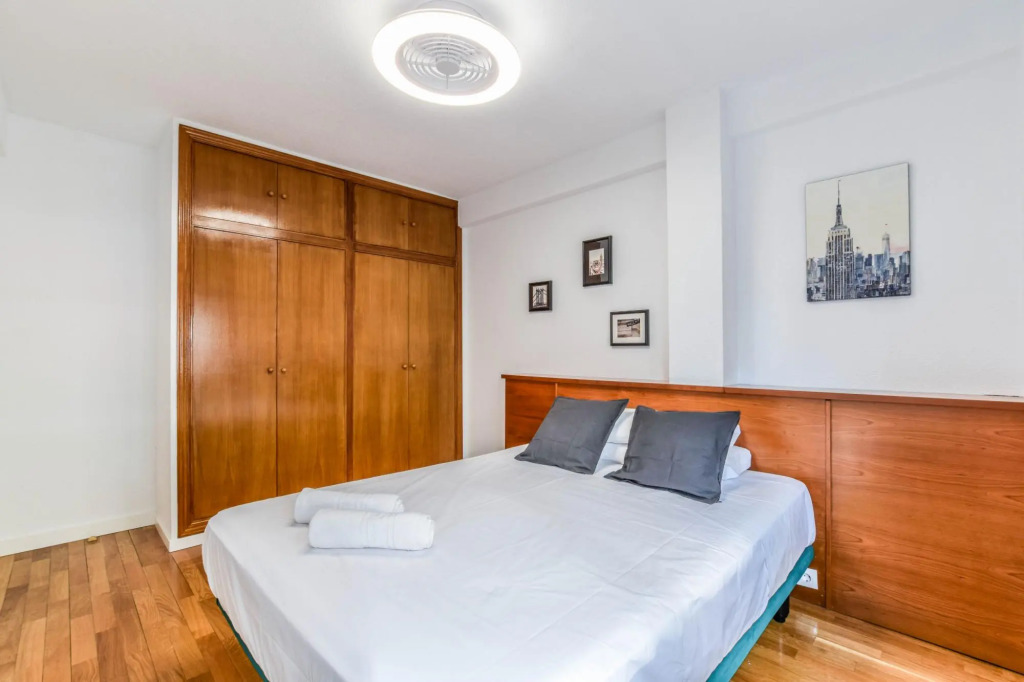 Alcalá I in Madrid with 3 bedrooms and 2 bathrooms