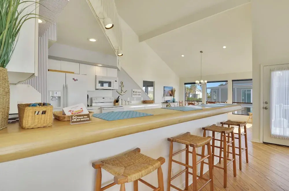 Beachfront Dolphin by Ryson Vacation Rentals