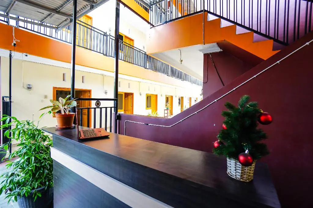 OYO 1720 A2b Residence