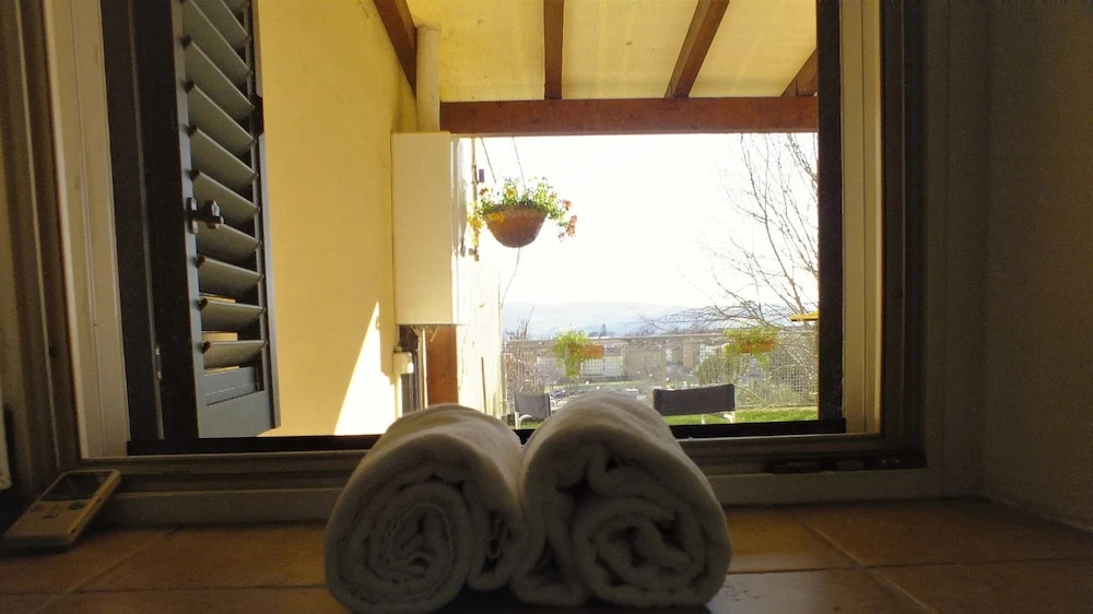 Cozy Apartment With Panoramic Garden in the Historic Center of Iesi