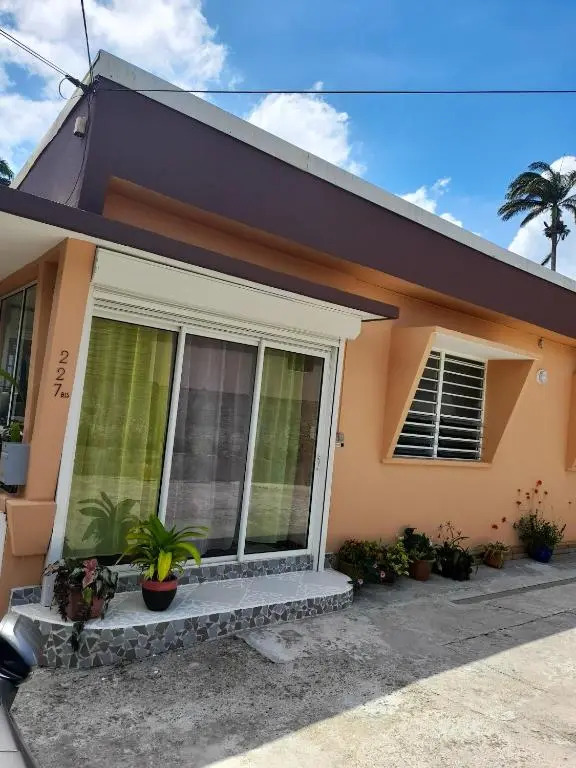 Studio avec vue sur la mer jardin amenage et wifi a Fort de France a 6 km de la plage