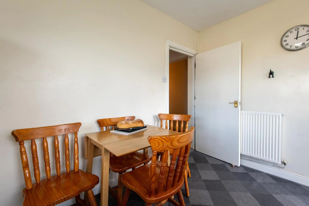 13 Victoria Road Apartment
