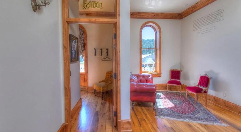 Rock Crest Lodge & Cabins