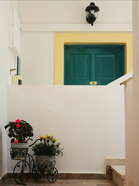 Nikoli Apartments