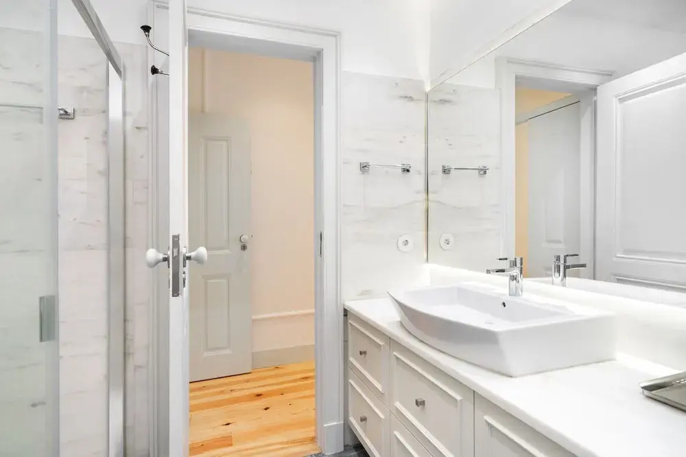 Luxury Stay In Prime Location W/ Ac, Lift & Private Patio