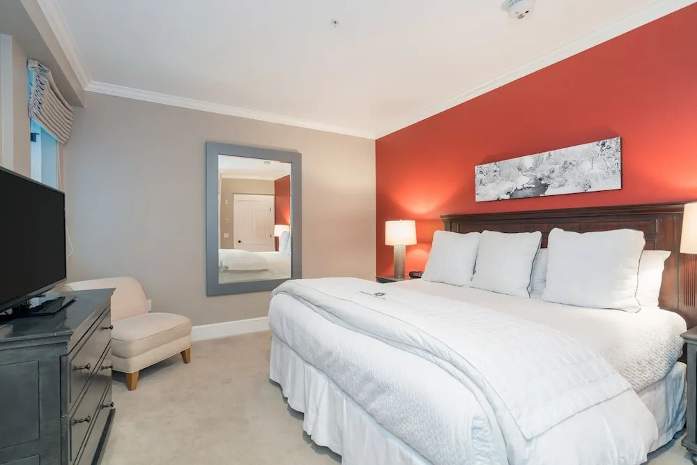 River Club 107 2 Bedroom Condo by Alpine Lodging Telluride