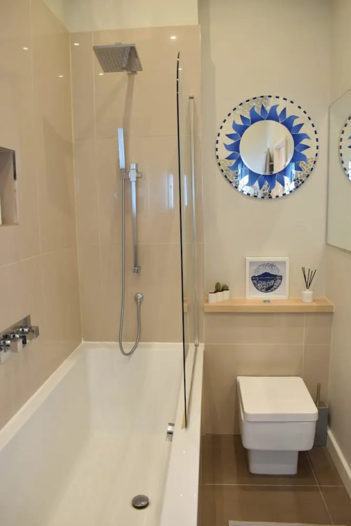 Modern 2 Bedroom Maisonette
