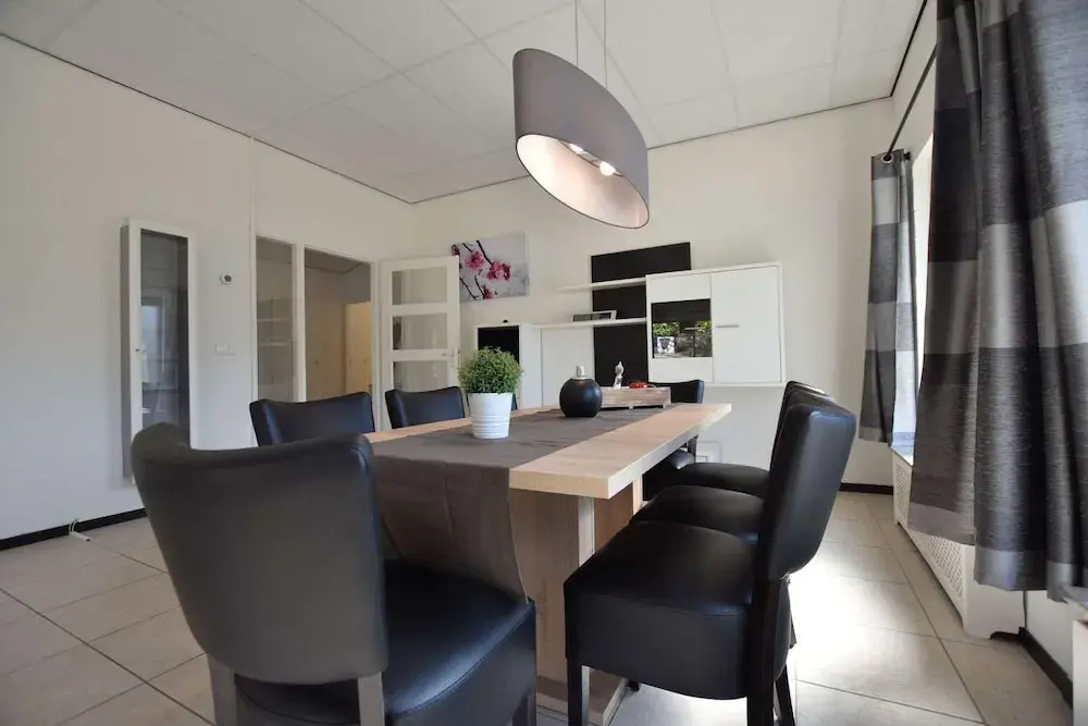 Luxury house in South Limburg near forest