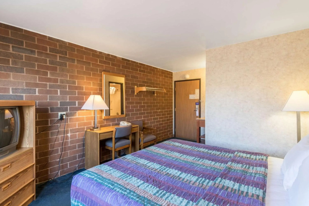 Motel 6-Eau Claire, WI