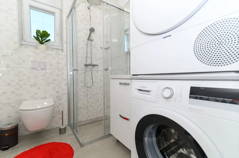 Luxury 90 m2 Apt.w.balcony & Spectacular sea View