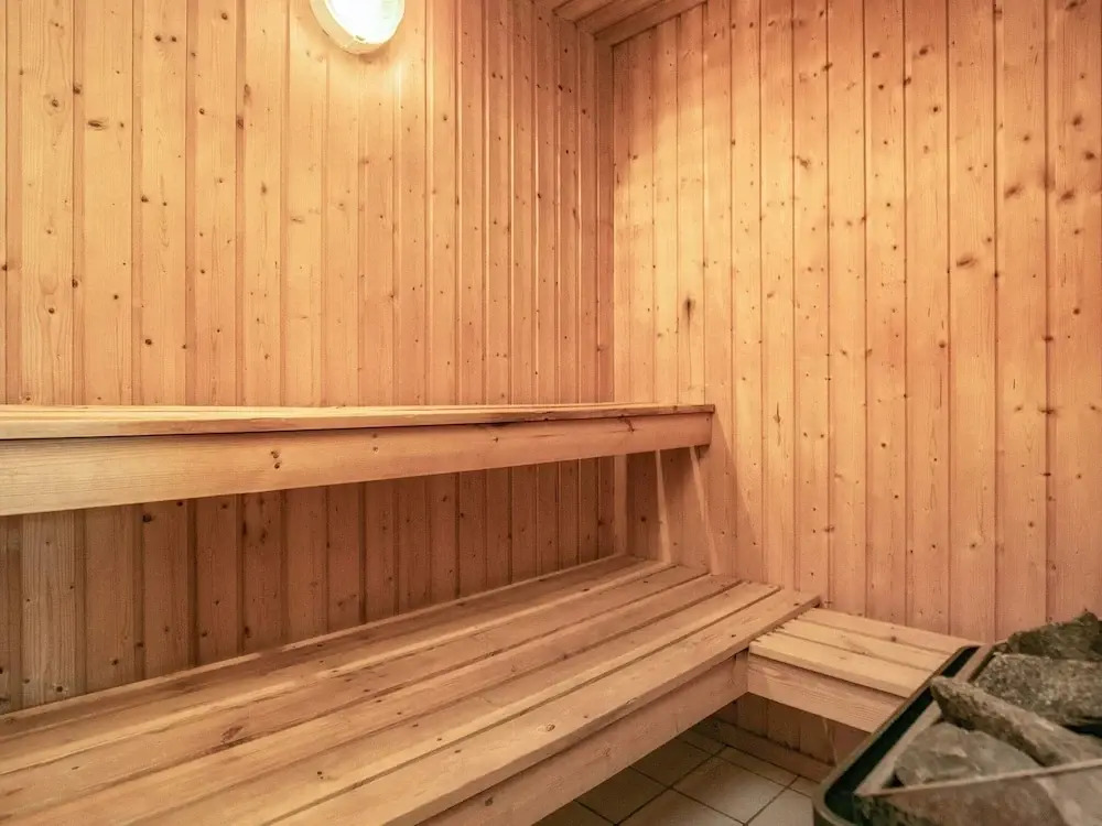 10 person holiday home in Saltum-By Traum